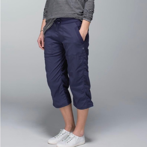 Lululemon Studio Crop 2   #2-21 - Picture 2 of 16